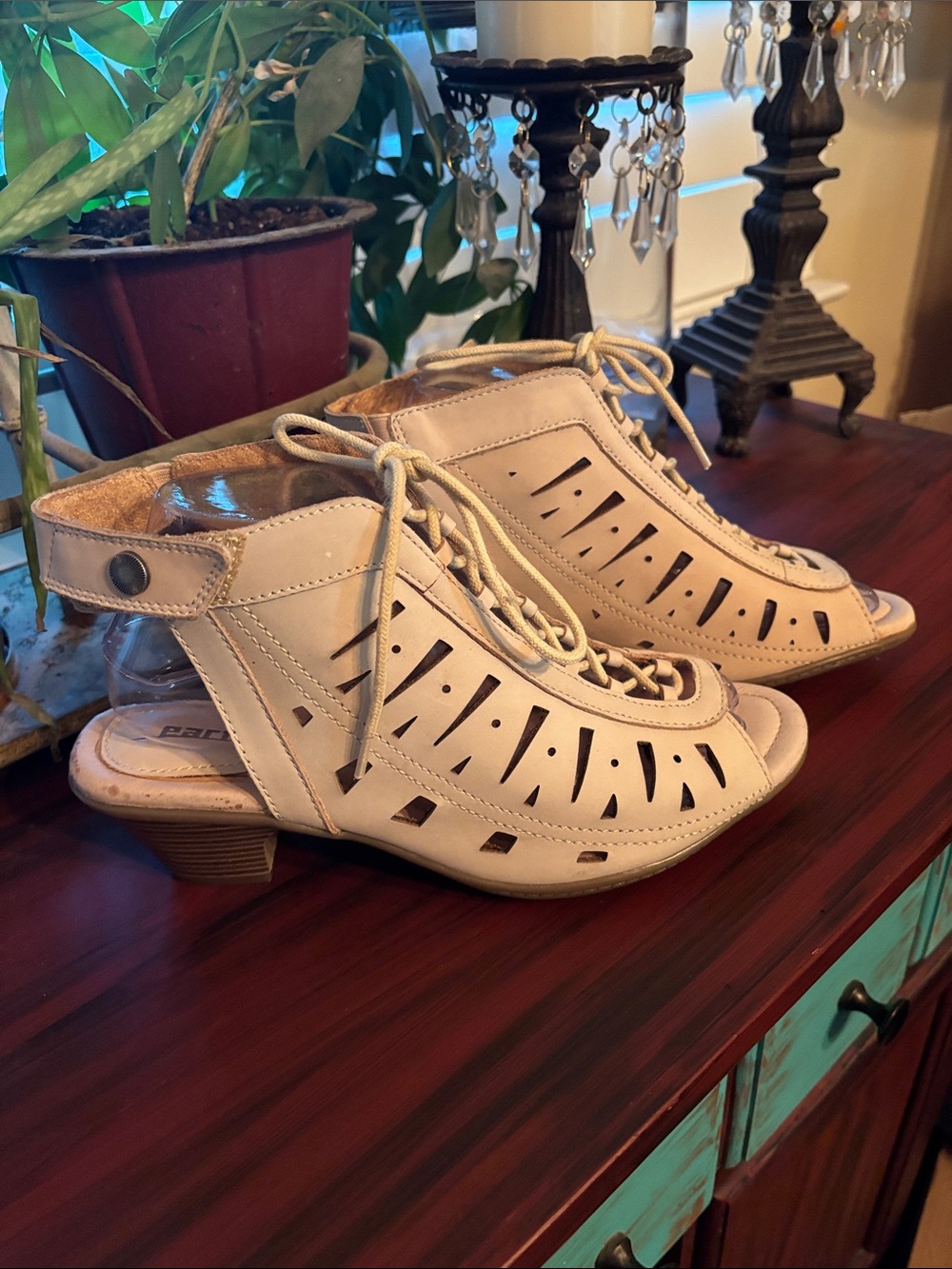 Earth Women's Beige Lace-Up Open-Toe Clog Mules - Picture 2 of 10